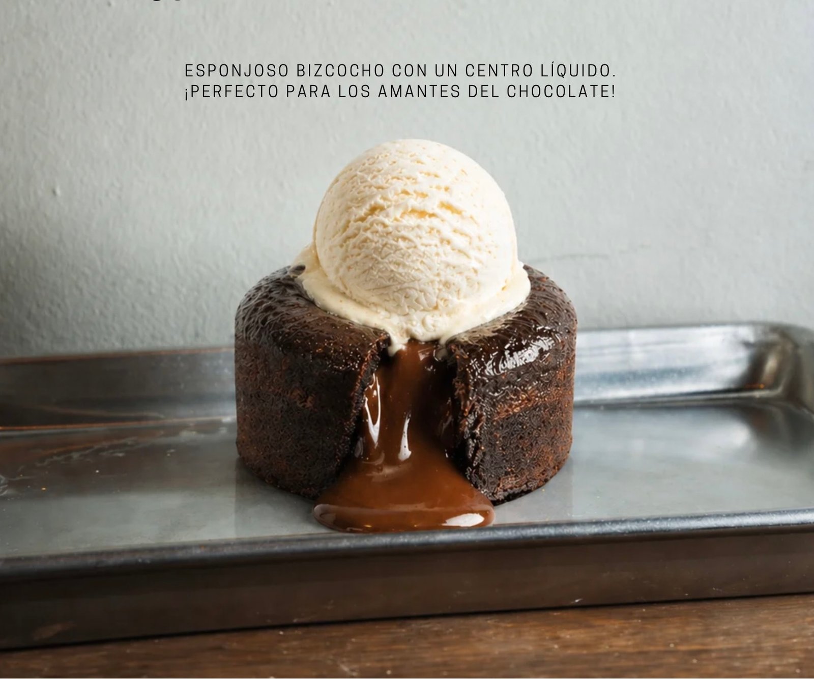 Coulant deChocolate Negro Esponjoso bizcocho con un centro líquido. ¡Perfecto para los amantes del chocolate! (1366 x 768 px) - 1